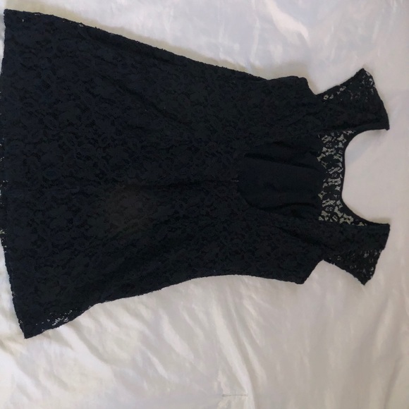 Classy dress - Picture 2 of 2